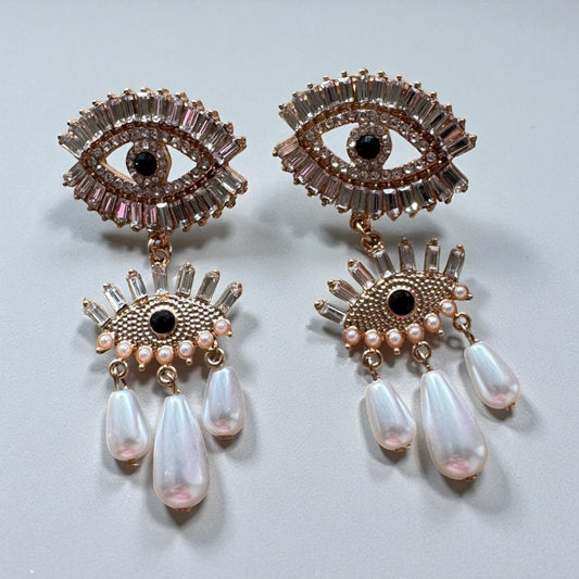 Ohrringe mit Perlen und Auge