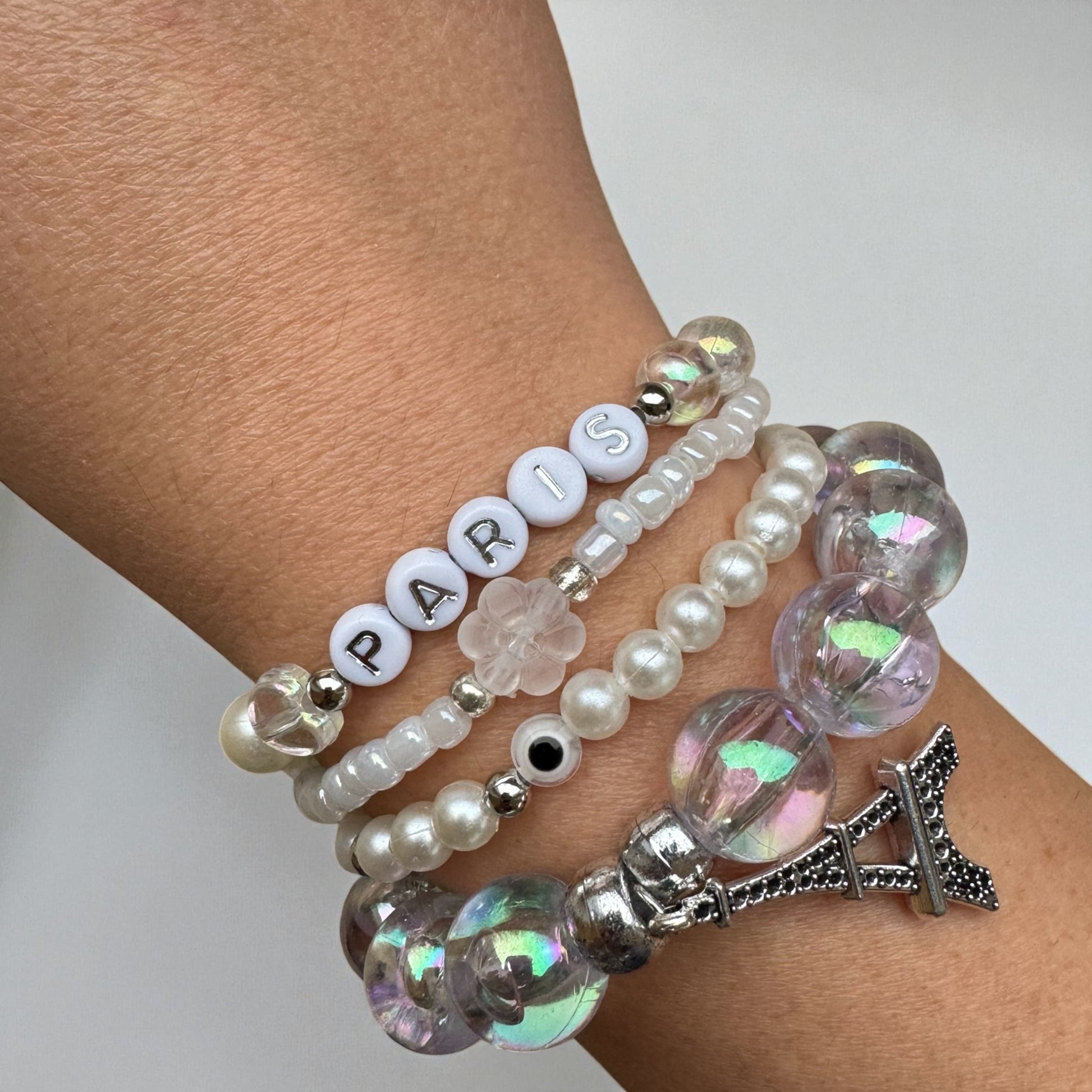 Handgemachtes Perlenarmband Set mit Eifelturm