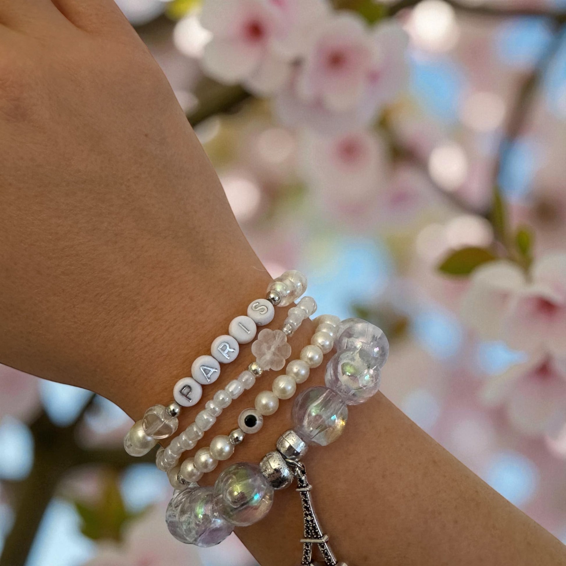 Handgemachtes Perlenarmband Set mit Eifelturm